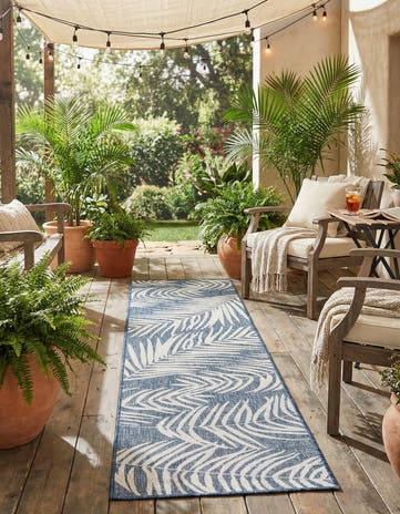 2' 7 x 10' Easy-Clean Botanical Indoor / Outdoor Runner Rug