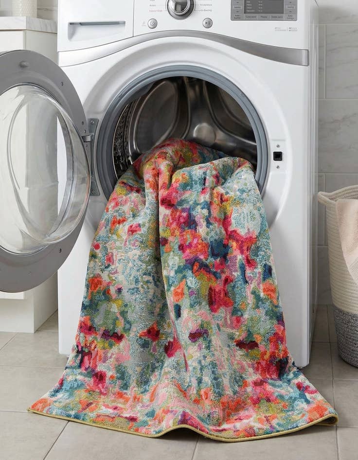 Detail image of 6' x 9'  Washable Spectrum Rug