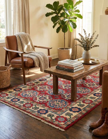 2' 9 x 4' Hand Knotted Kazak Rug