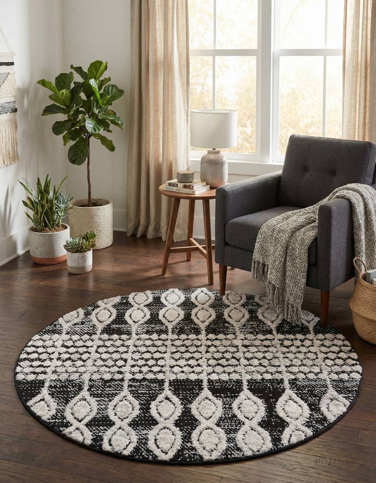 Detail image of  4' x 4' Cherokee Round Rug