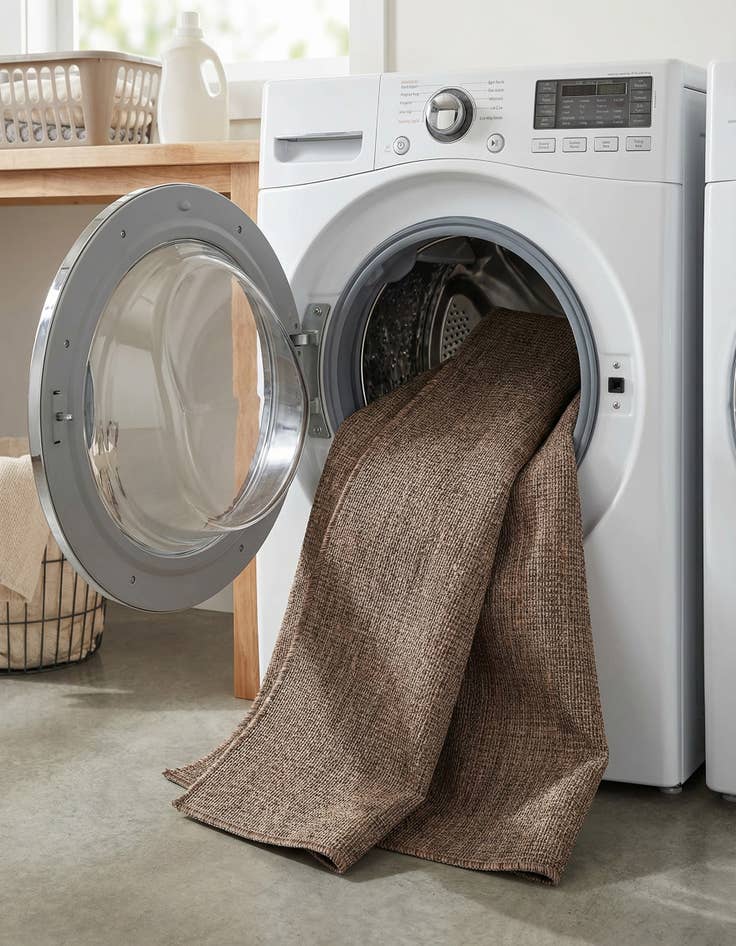 Detail image of 4' x 6'  Washable Solid Indoor / Outdoor Rug