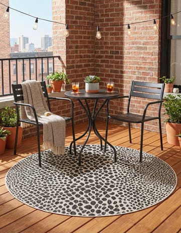 Black Easy-Clean Jill Zarin Cape Town Indoor / Outdoor Round Rug
