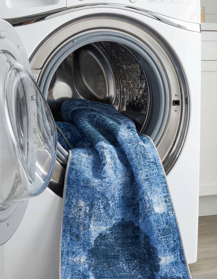 Detail image of 2' 7 x 10'  Washable Yara Runner Rug