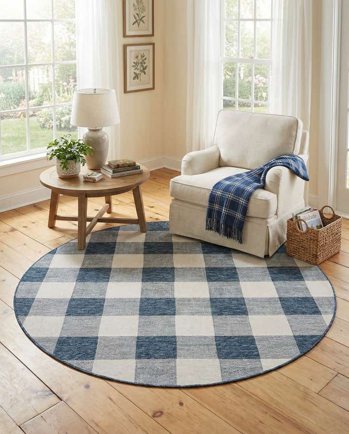 7' 10 x 7' 10 Easy-Clean Checkered Indoor / Outdoor Round Rug