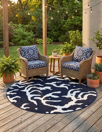 7' 10 x 7' 10 Easy-Clean Sabrina Soto Indoor / Outdoor Round Rug