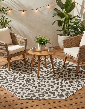7' 10 x 7' 10 Easy-Clean Safari Indoor / Outdoor Octagon Rug