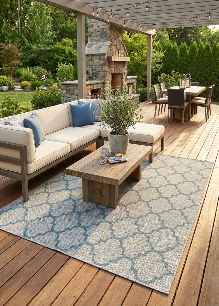 7' 10 x 11' Easy-Clean Trellis Indoor / Outdoor Rug