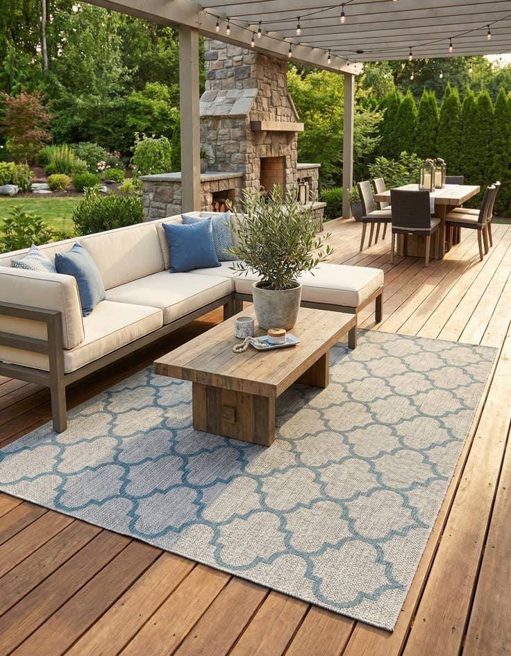 Detail image of  7' 10 x 11'  Washable Lattice Indoor / Outdoor Rug
