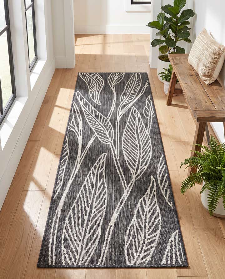 2' x 6' Easy-Clean Botanical Indoor / Outdoor Runner Rug
