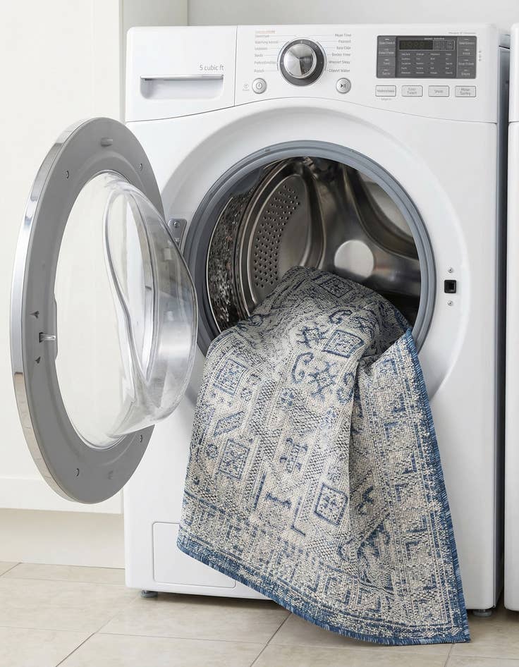 Detail image of  3' x 5' 3  Washable Aztec Indoor / Outdoor Rug