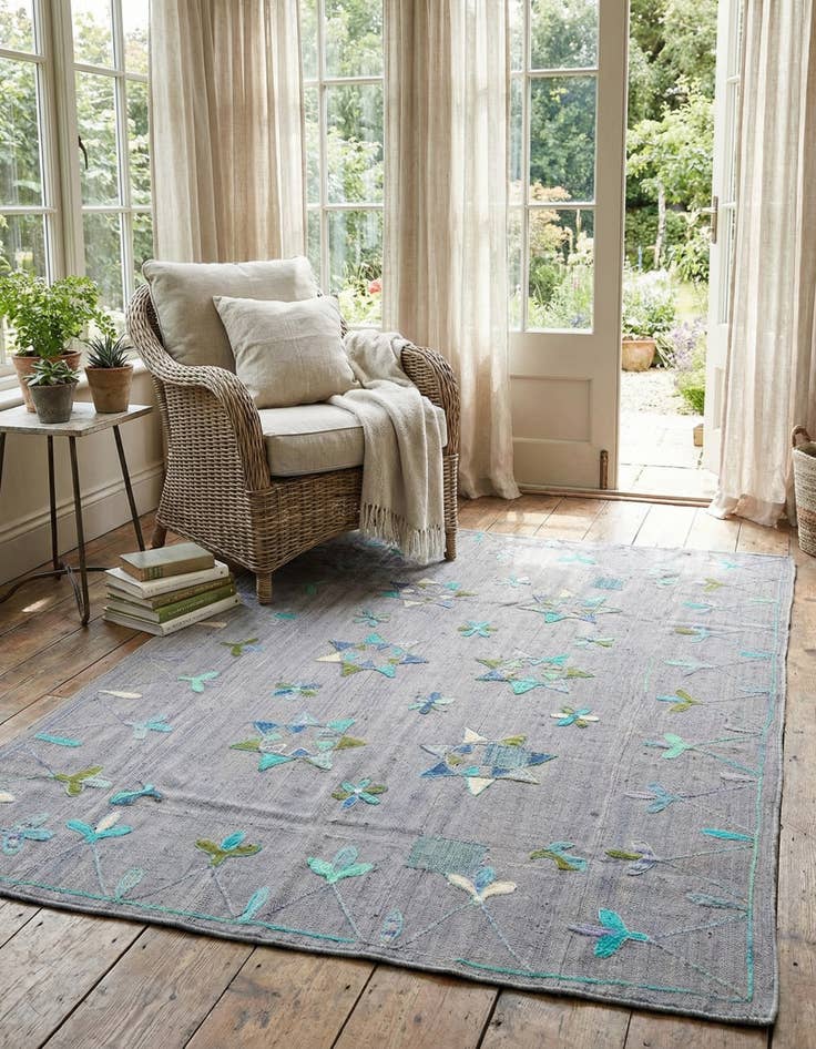 Detail image of 5' 5 x 7' 7  Hand Woven Kilim Suzani Wool Rug