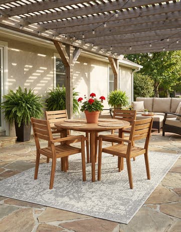 5' 3 x 8' Easy-Clean Traditional Indoor / Outdoor Rug