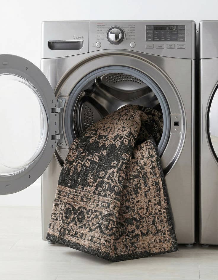 Detail image of 5' 3 x 8'  Washable Traditional Indoor / Outdoor Rug