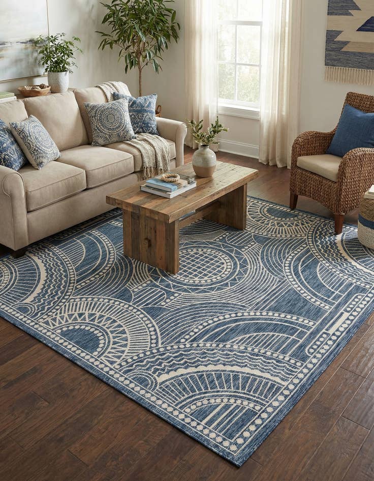 Detail image of  7' 10 x 7' 10  Washable Traditional Indoor / Outdoor Square Rug