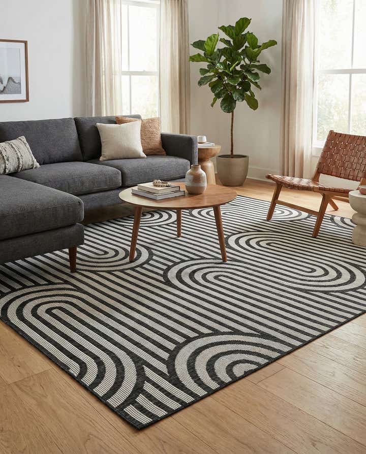 7' x 10' Easy-Clean Modern Indoor / Outdoor Rug