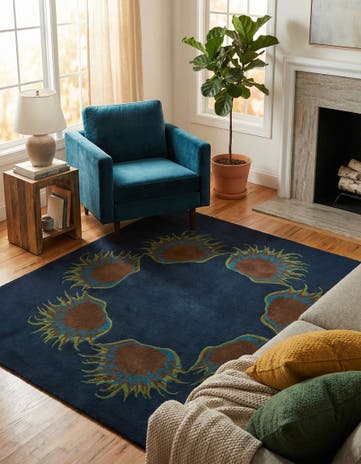 7' 6 x 7' 7 Luna Square Rug