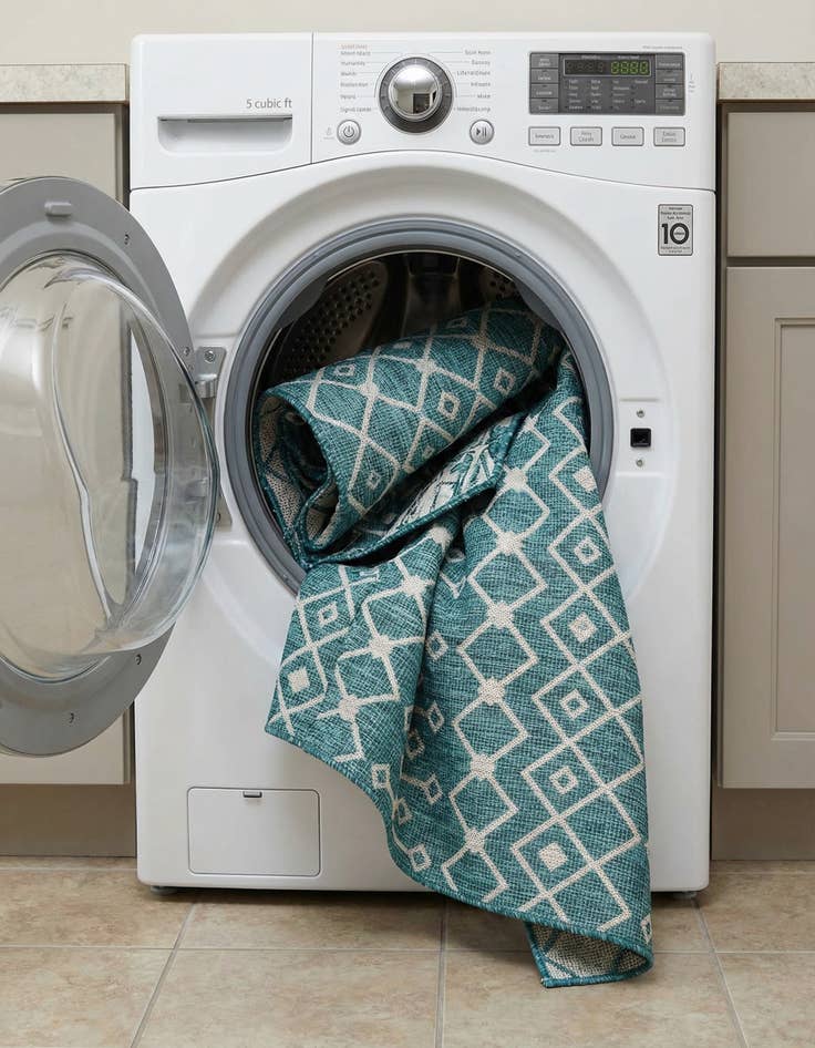 Detail image of 7' 10 x 7' 10  Washable Trellis Indoor / Outdoor Square Rug