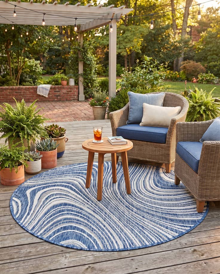 Detail image of 4' x 4' Easy-Clean Modern Indoor / Outdoor Round Rug