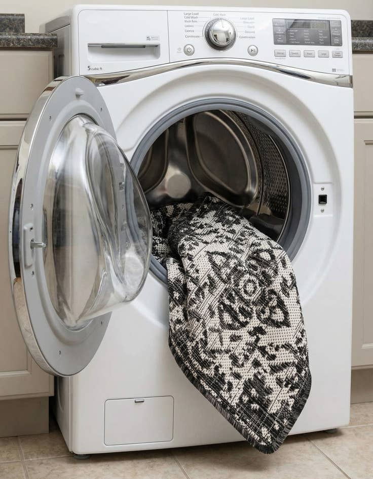 Detail image of 1' 4 x 1' 4  Washable Jill Zarin Dubai Indoor / Outdoor Sample Rug