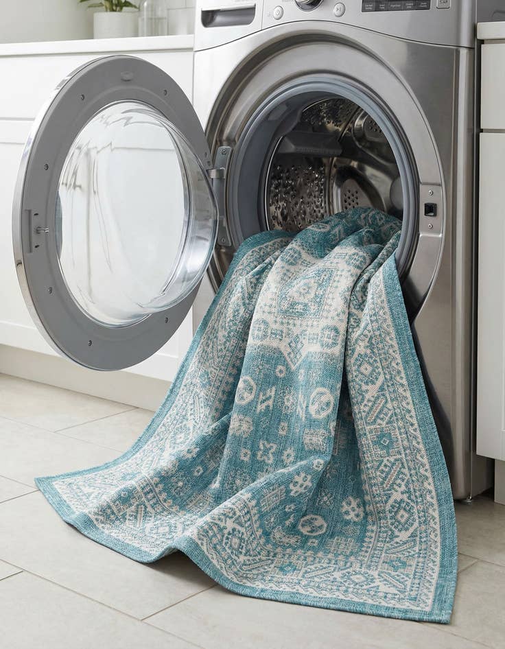 Detail image of 7' 10 x 7' 10  Washable Aztec Indoor / Outdoor Square Rug