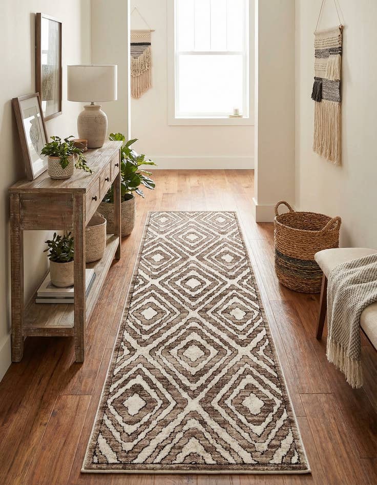 Detail image of 2' x 7' Hermitage Runner Rug