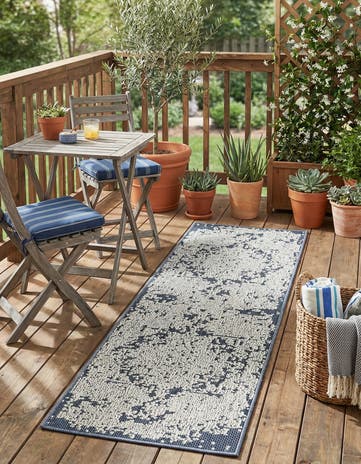 2' x 6' 1 Easy-Clean Traditional Indoor / Outdoor Runner Rug