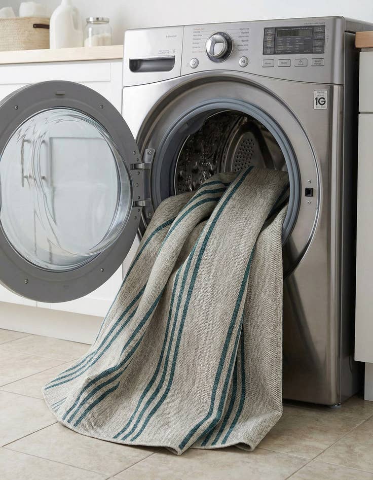 Detail image of 7' 10 x 10'  Washable Jill Zarin Anguilla Indoor / Outdoor Oval Rug