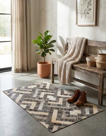 2' 1 x 3' 1 Cowhide Rug
