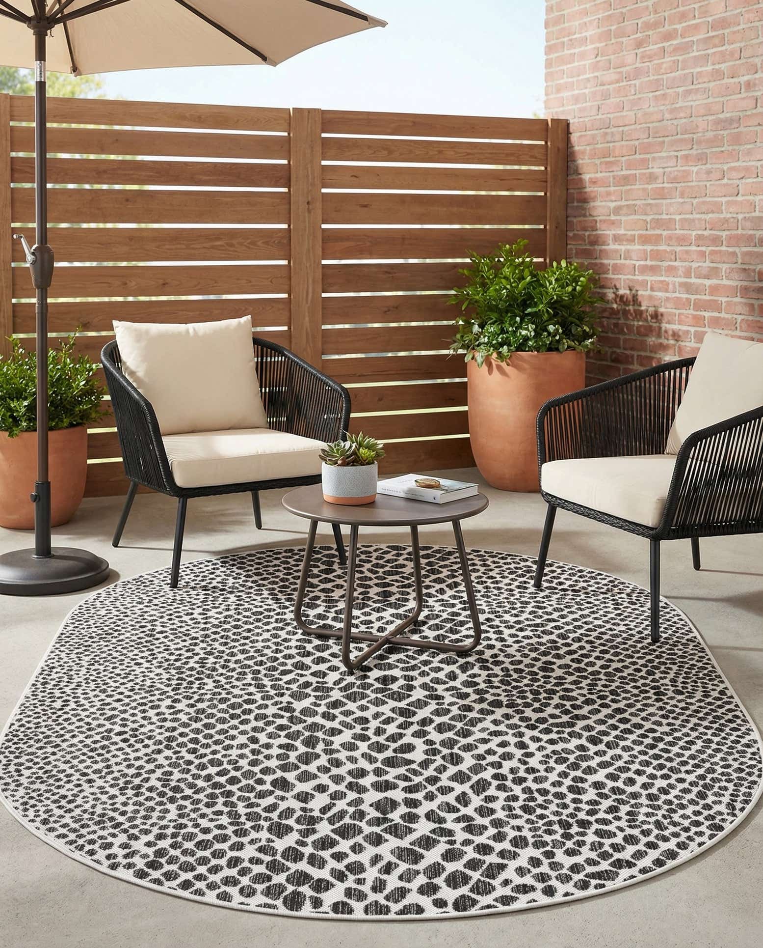 5' 3 x 8' Easy-Clean Jill Zarin Cape Town Indoor / Outdoor Oval Rug