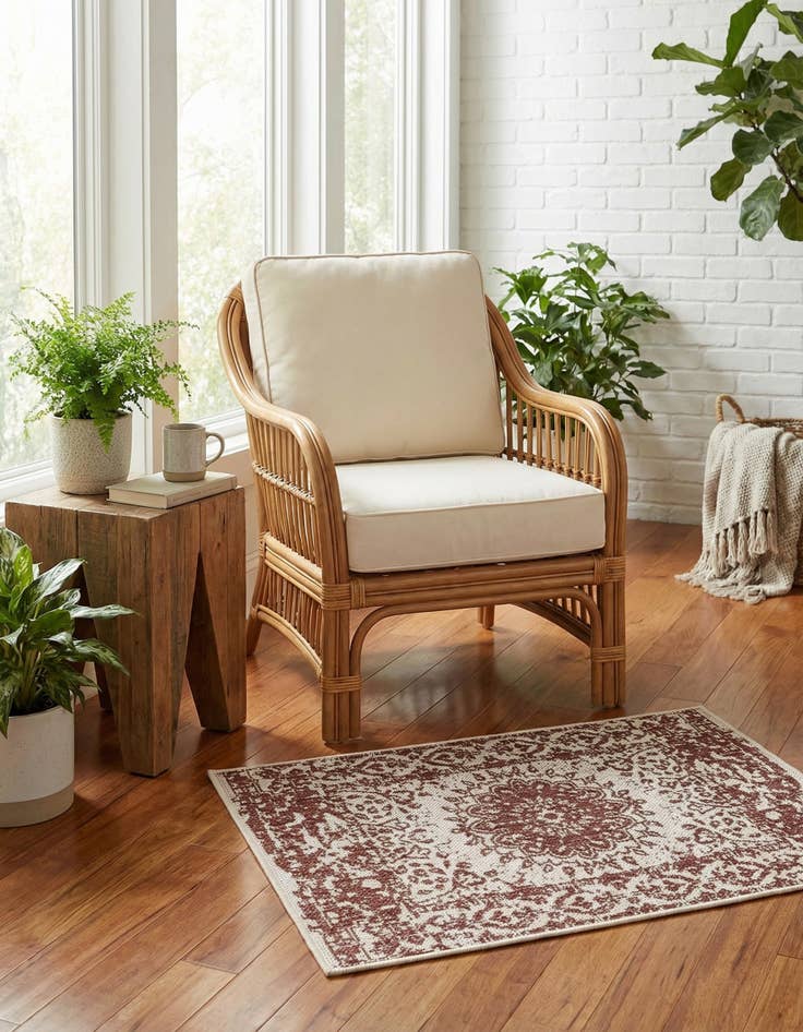 Detail image of  2' x 3'  Washable Traditional Indoor / Outdoor Rug