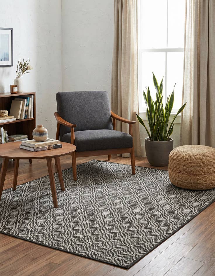 Detail image of 5' 3 x 7'  Washable Trellis Indoor / Outdoor Rug