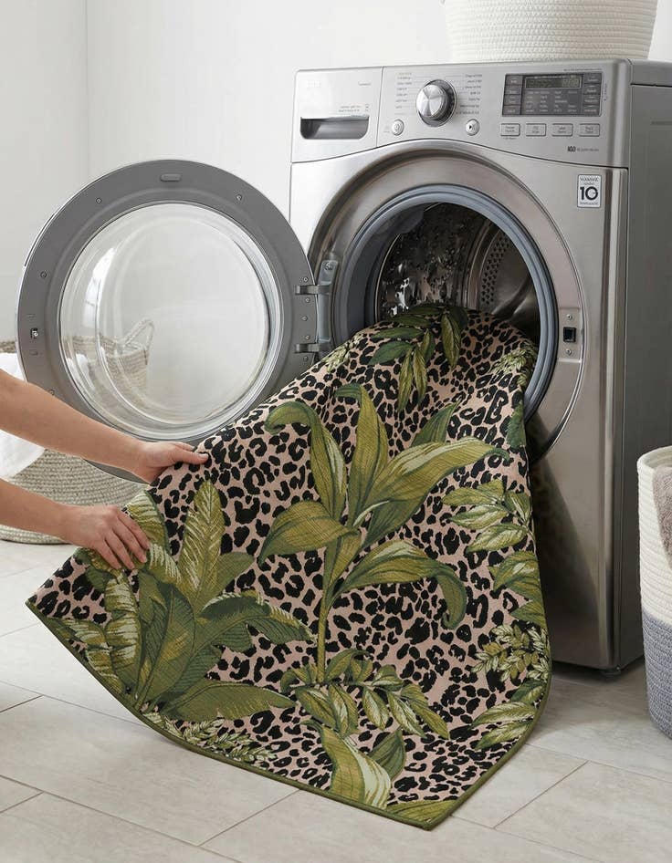 Detail image of  7' 10 x 7' 10  Washable Botanical Indoor / Outdoor Square Rug