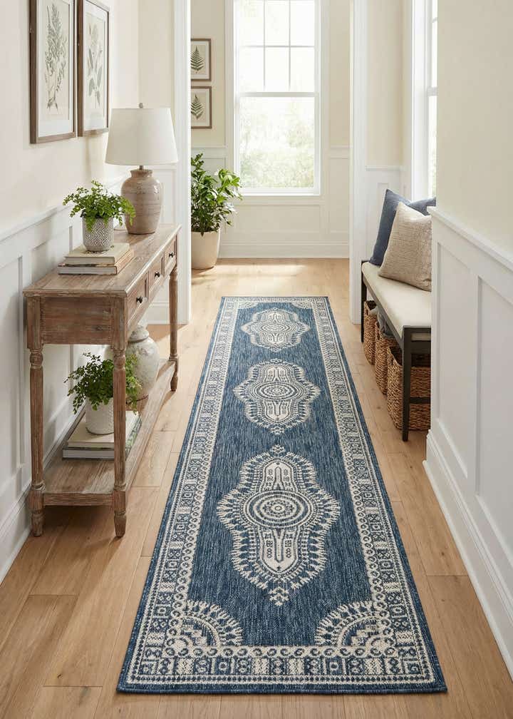 2' 7 x 12' Easy-Clean Traditional Indoor / Outdoor Runner Rug
