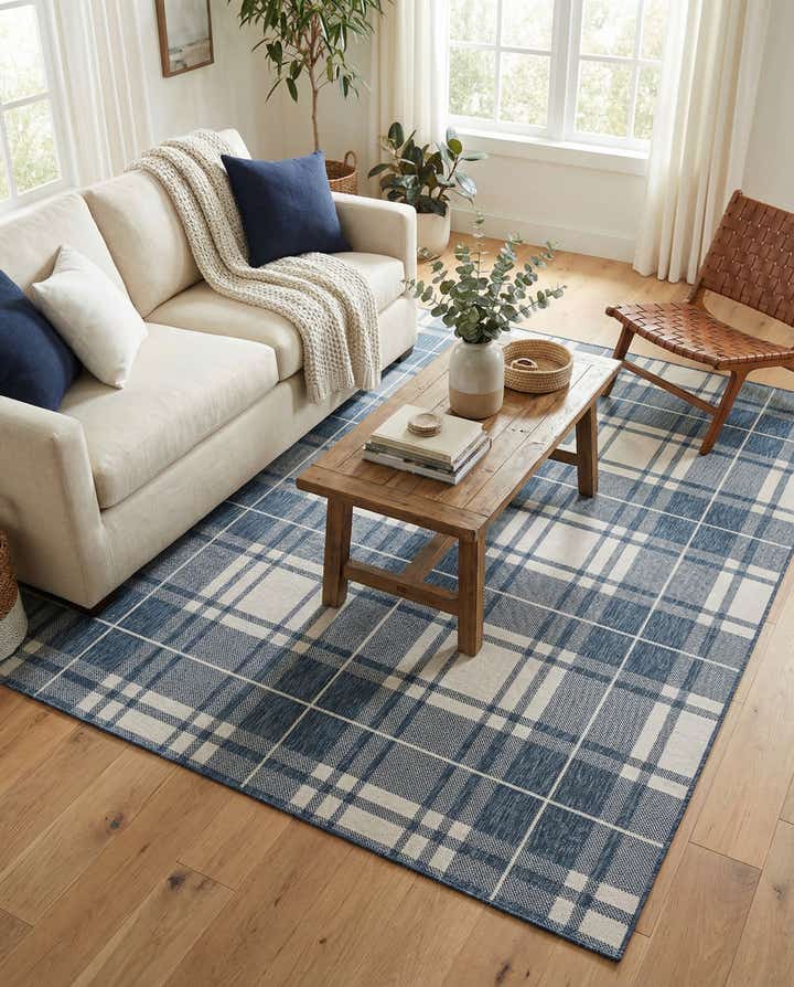 7' 10 x 7' 10 Easy-Clean Checkered Indoor / Outdoor Square Rug
