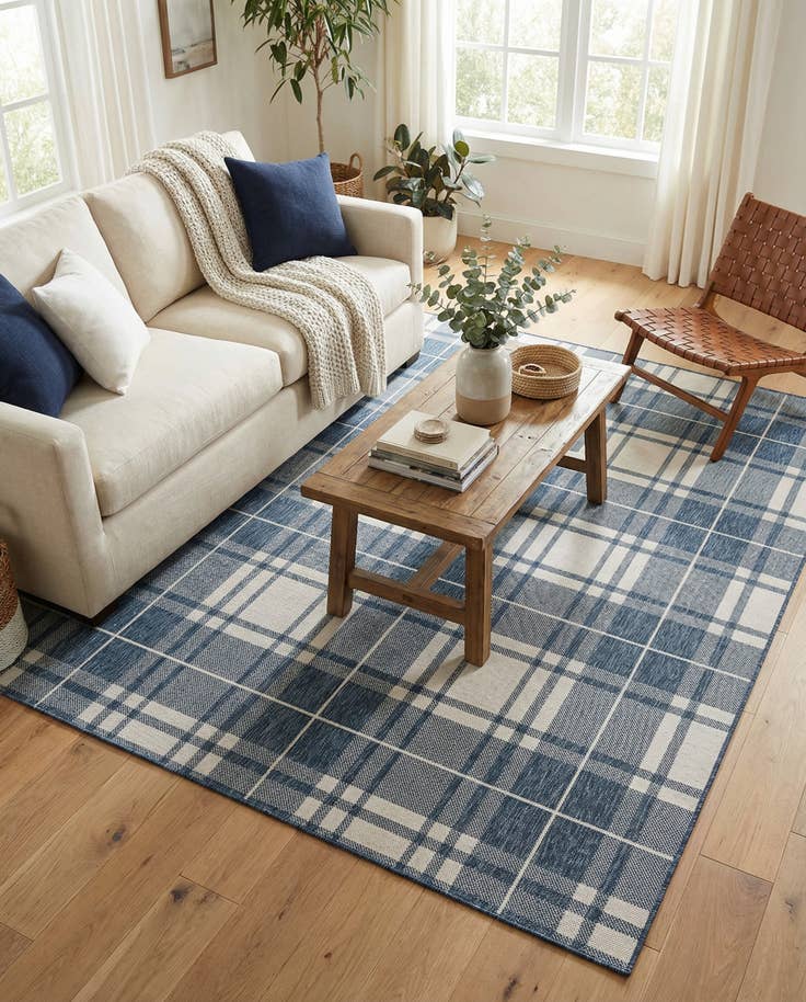 Detail image of 7' 10 x 7' 10 Easy-Clean Checkered Indoor / Outdoor Square Rug