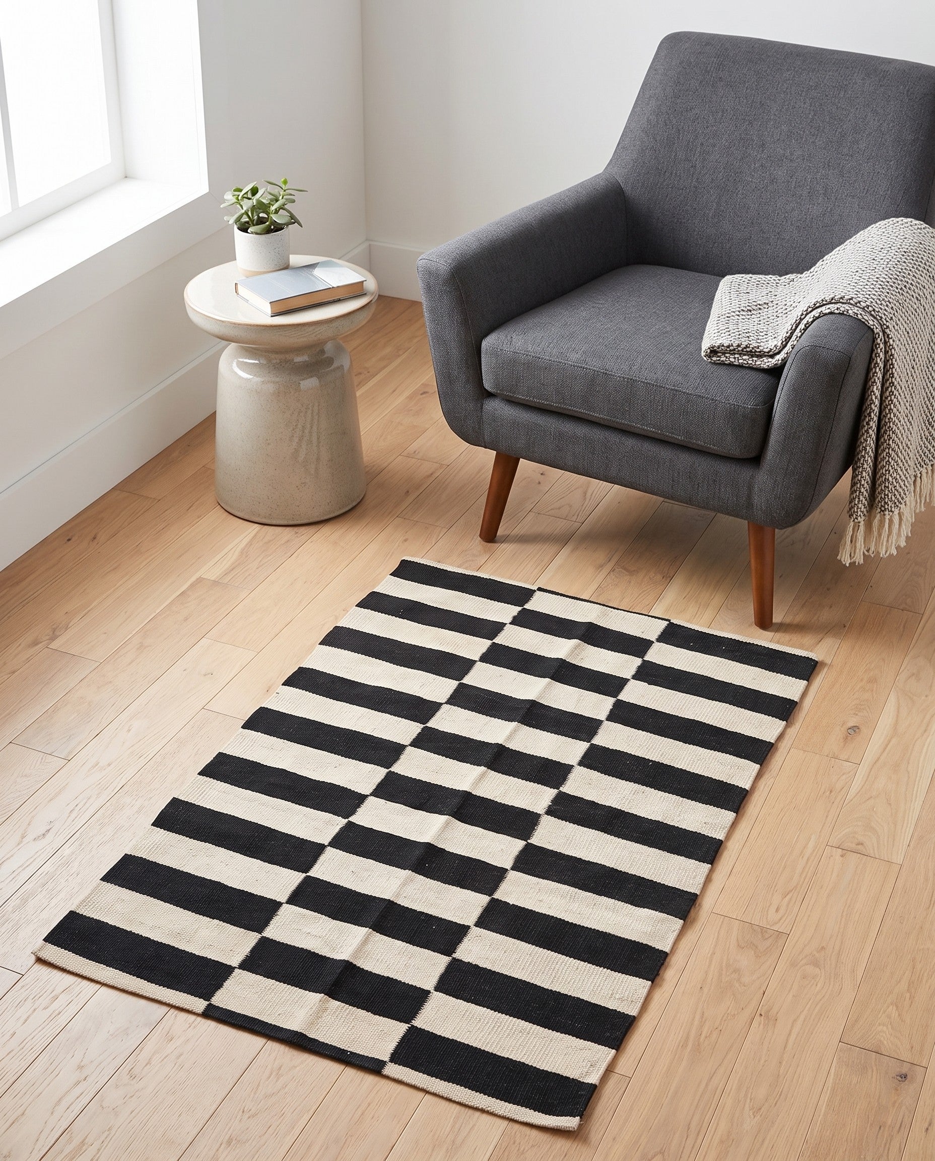 2' 8 x 3' 9 Hand Woven Kilim Modern Wool Rug