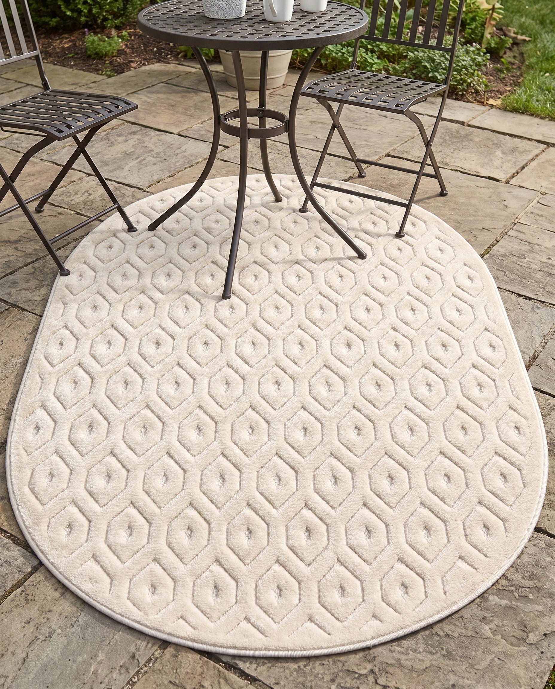 Ivory Easy-Clean Trellis Textured Indoor / Outdoor Oval Rug