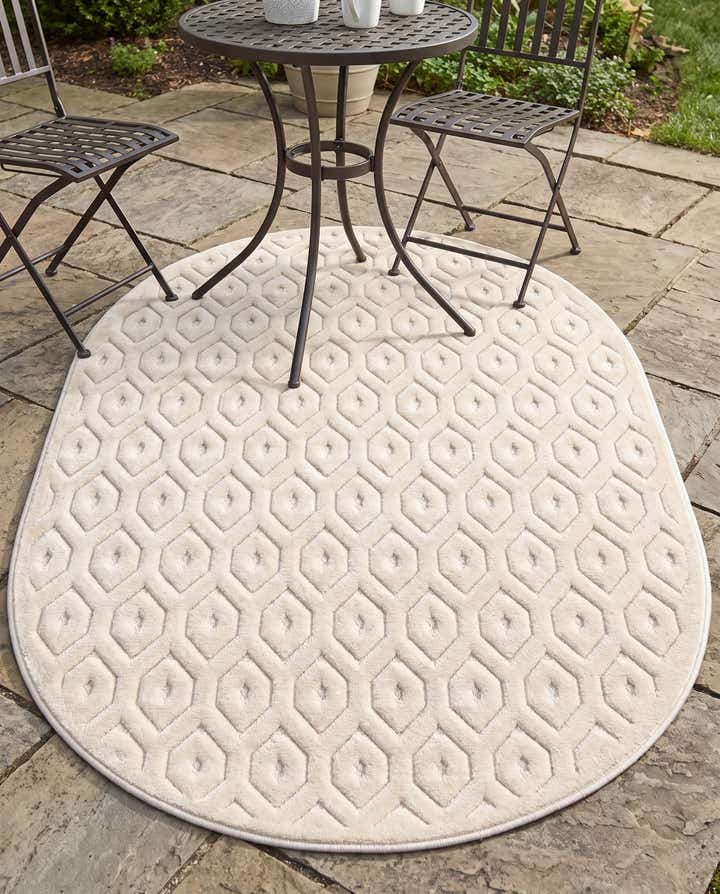 4' x 6' Easy-Clean Trellis Textured Indoor / Outdoor Oval Rug
