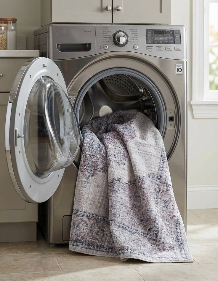 Detail image of 5' 3 x 5' 3  Washable Mangata Square Rug