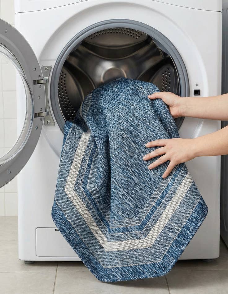 Detail image of 5' 3 x 5' 3  Washable Border Indoor / Outdoor Octagon Rug