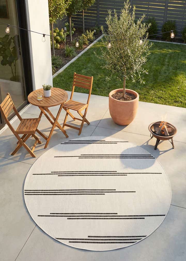 6' x 6' Easy-Clean Modern Indoor / Outdoor Round Rug