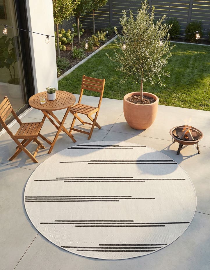 6' x 6' Easy-Clean Modern Indoor / Outdoor...
