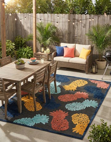 7' 10 x 10' Easy-Clean Belize Indoor / Outdoor Rug