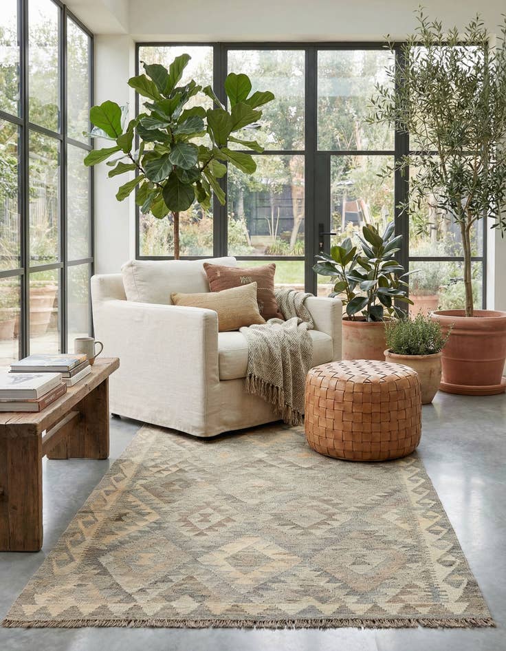 Detail image of  4' 4 x 6' 1  Hand Woven Kilim Maymana Wool Rug