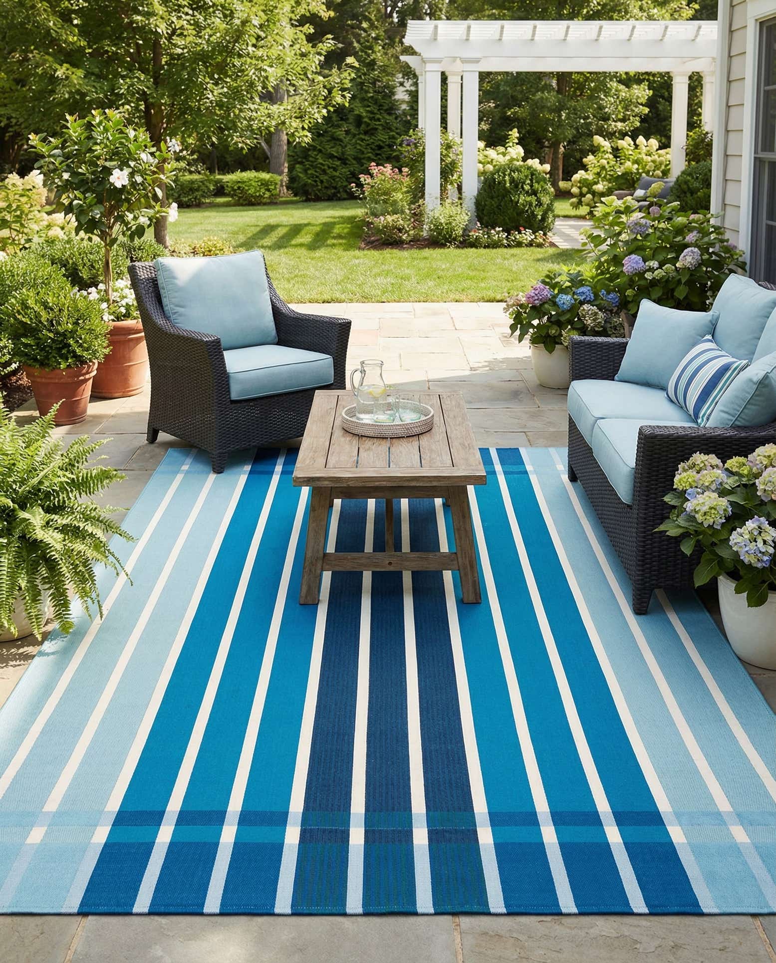 7' 10 x 10' Easy-Clean Striped Indoor / Outdoor Rug