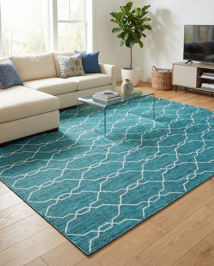 Detail image of 9' x 12' Easy-Clean Lattice Indoor / Outdoor Rug