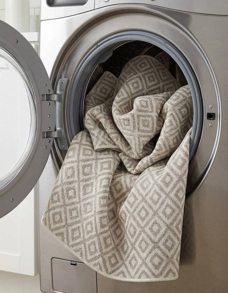 Detail image of 7' 10 x 10'  Washable Jill Zarin Costa Rica Indoor / Outdoor Oval Rug