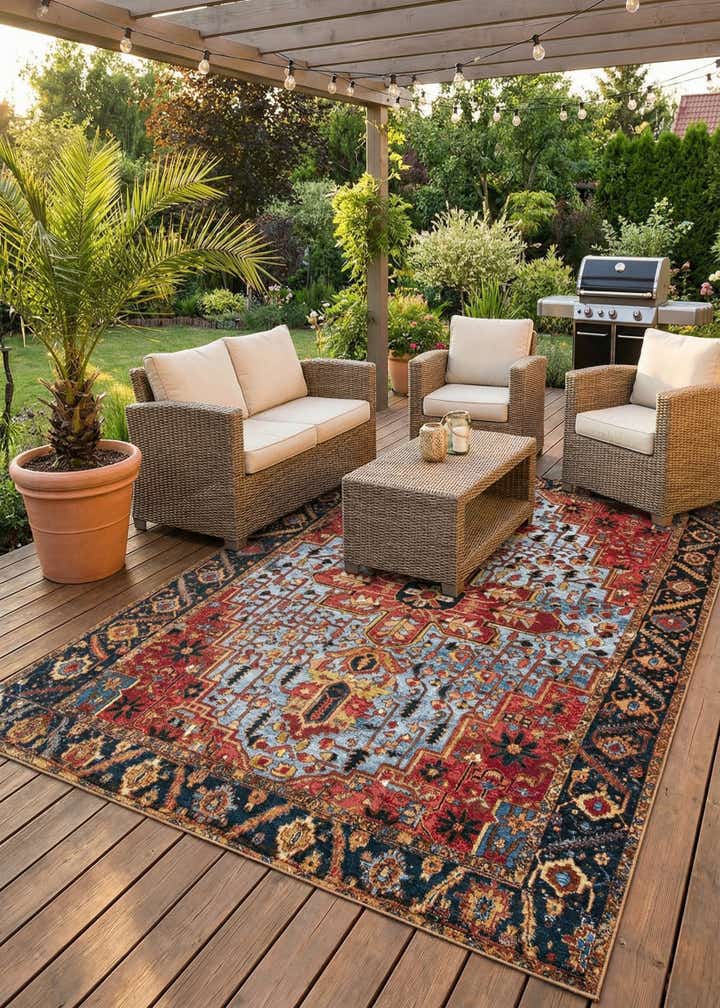 7' x 10' Easy-Clean Traditional Indoor / Outdoor Rug