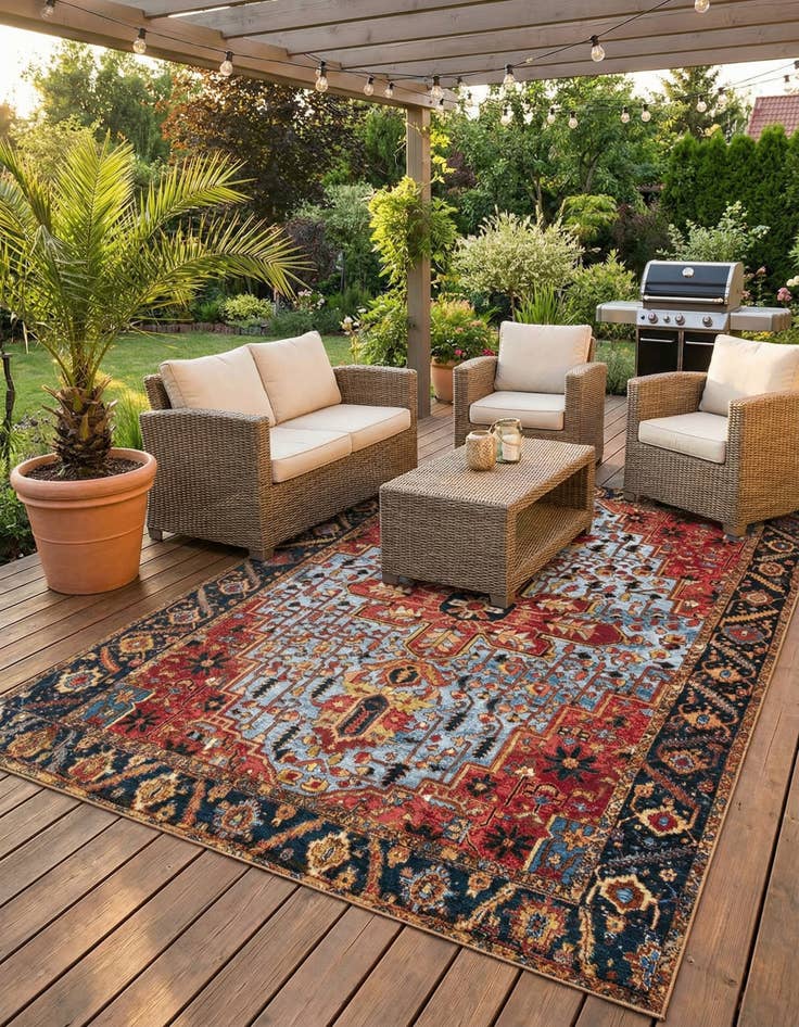 Detail image of 7' x 10'  Washable Traditional Indoor / Outdoor Rug