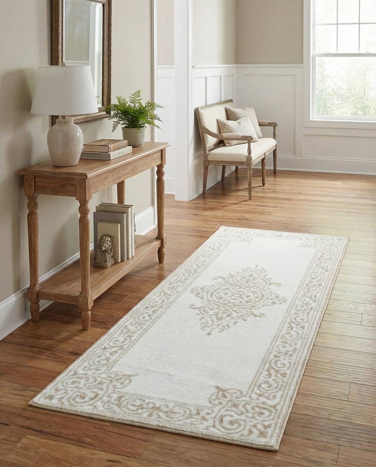 Detail image of 2' x 5' Hermitage Runner Rug